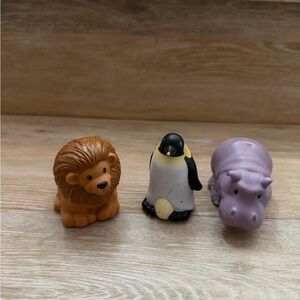 Little people zoo talkers